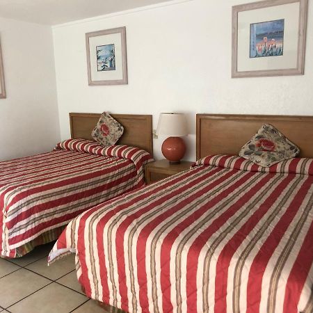 Economy Suites Cypress Gardens Bagian luar foto