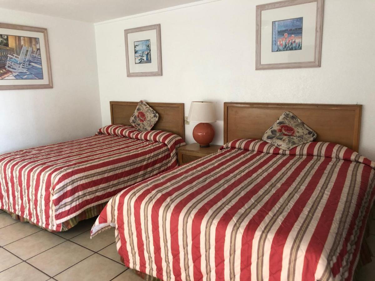 Economy Suites Cypress Gardens Bagian luar foto