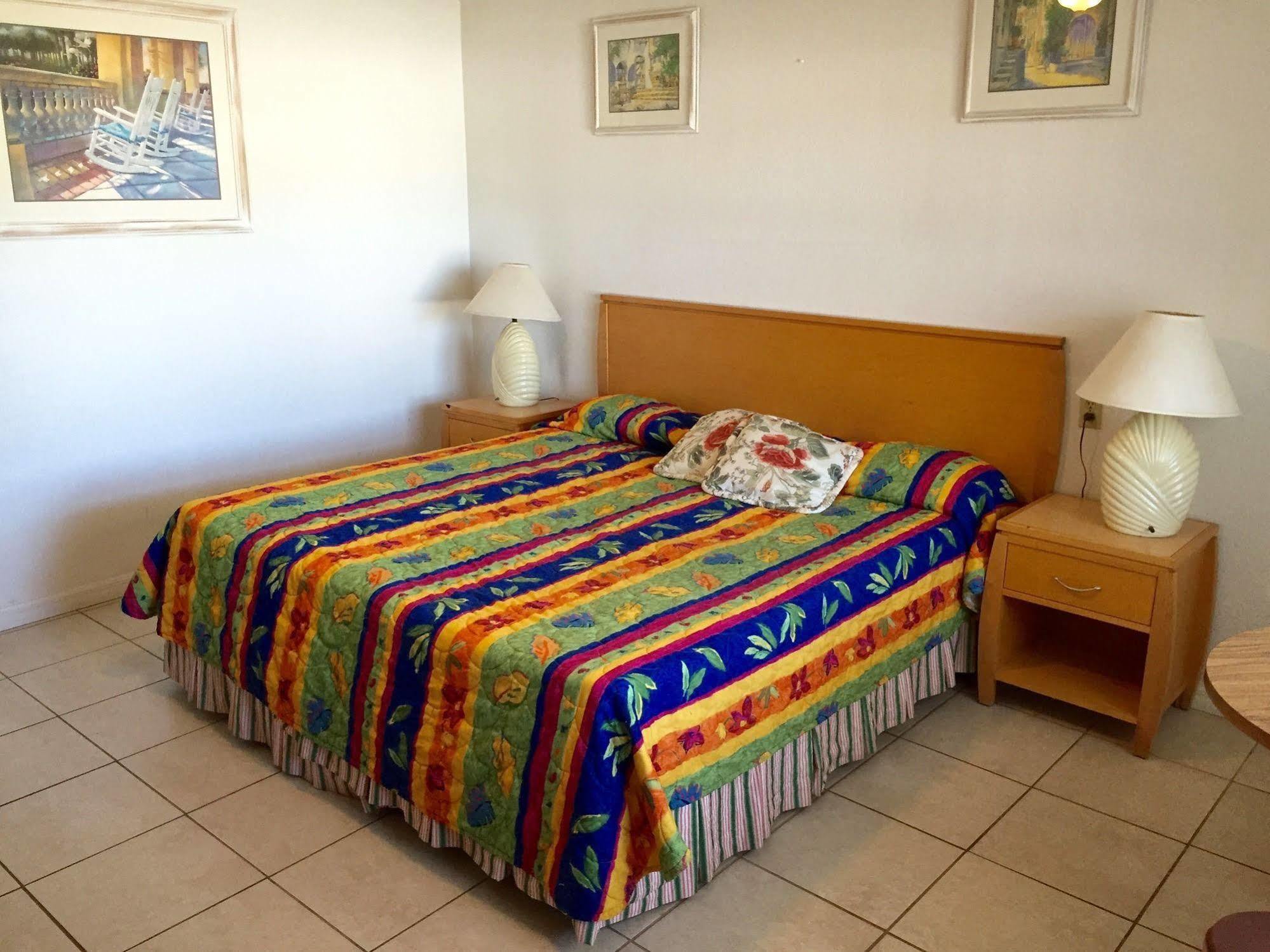 Economy Suites Cypress Gardens Bagian luar foto