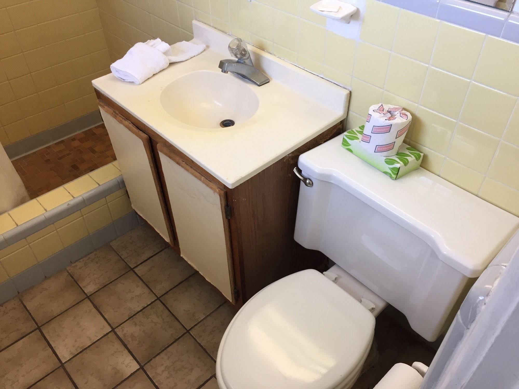 Economy Suites Cypress Gardens Bagian luar foto